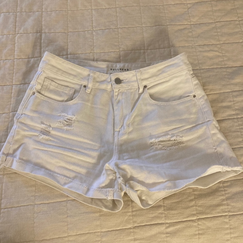White Pac Sun shorts
